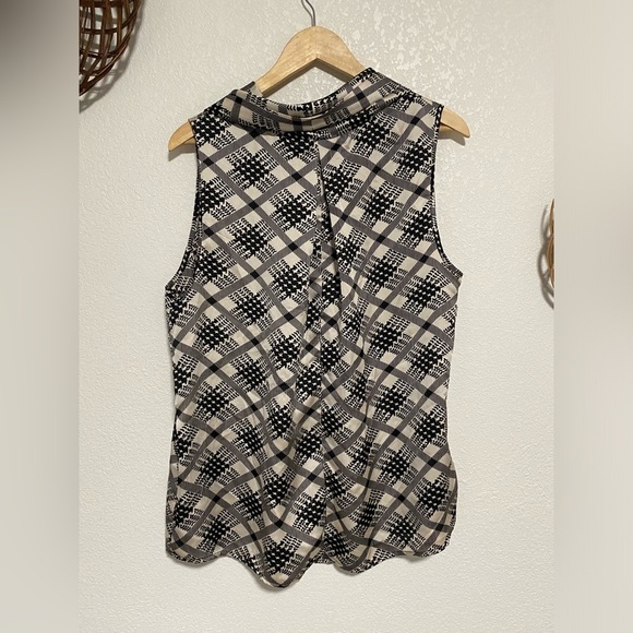 Dress Barn Sleeveless Tank - Picture 3 of 6